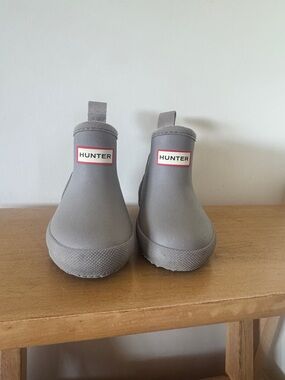 Hunter Kids Light Gray Chelsea Rain Boots